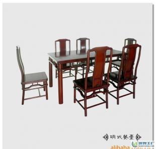 明式雅韻，紅檀生輝——探秘七件套紅木餐臺的藝術與價值